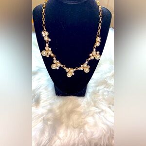 ✨✨ Gorgeous Pearl Bling necklace w/ matching earrings!
